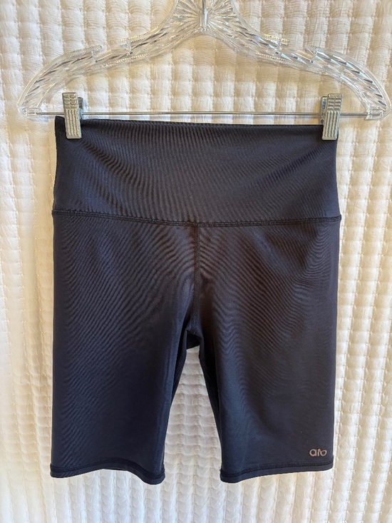 ALO Yoga Pants - Alo Yoga Black High Waist Biker Shorts Size Small